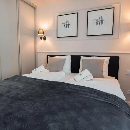 Invest Centrum Park 7 아파트 스클라르스카포렘바