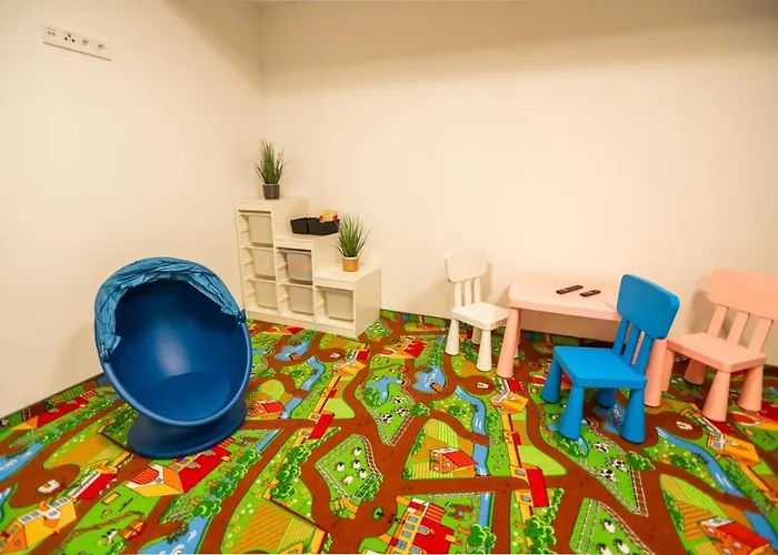 Invest Centrum Park 7 斯克拉斯卡波伦巴