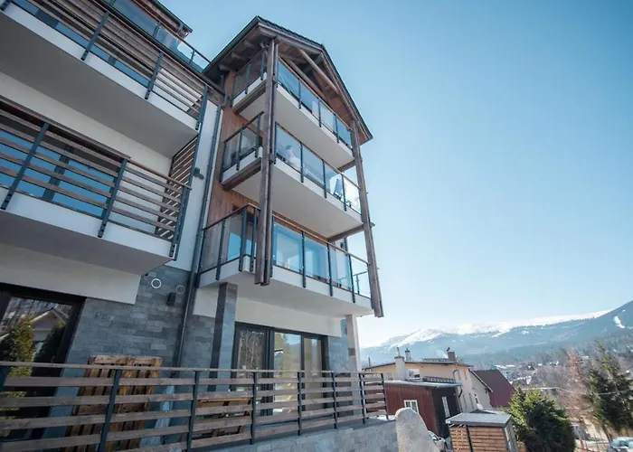 Invest Centrum Park 7 * 斯克拉斯卡波伦巴